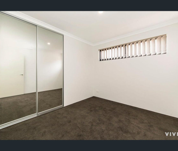 Stylish Three-Bedroom Villa in a Convenient Location - Photo 2