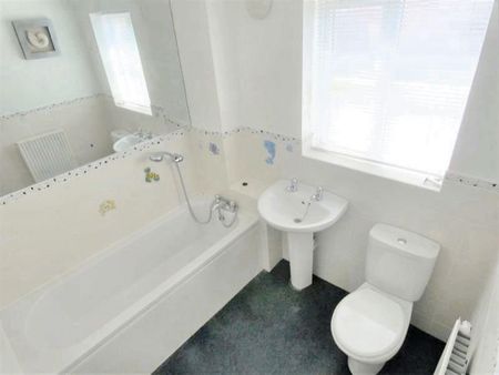 4 bed detached to rent in TS18 - Photo 2