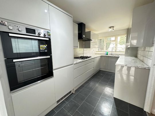 5 bedroom townhouse to rent - Photo 1