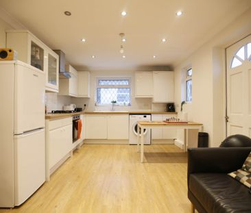 Guide Price £1,950 pcm - Available 05/07/2025 - Furnished - Photo 6