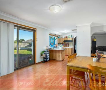 FAMILY HOME WITH LARGE BACKYARD IN EATON - Photo 2