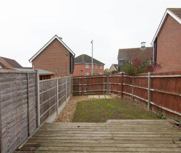 2 bedroom end of terrace house to rent - Photo 5