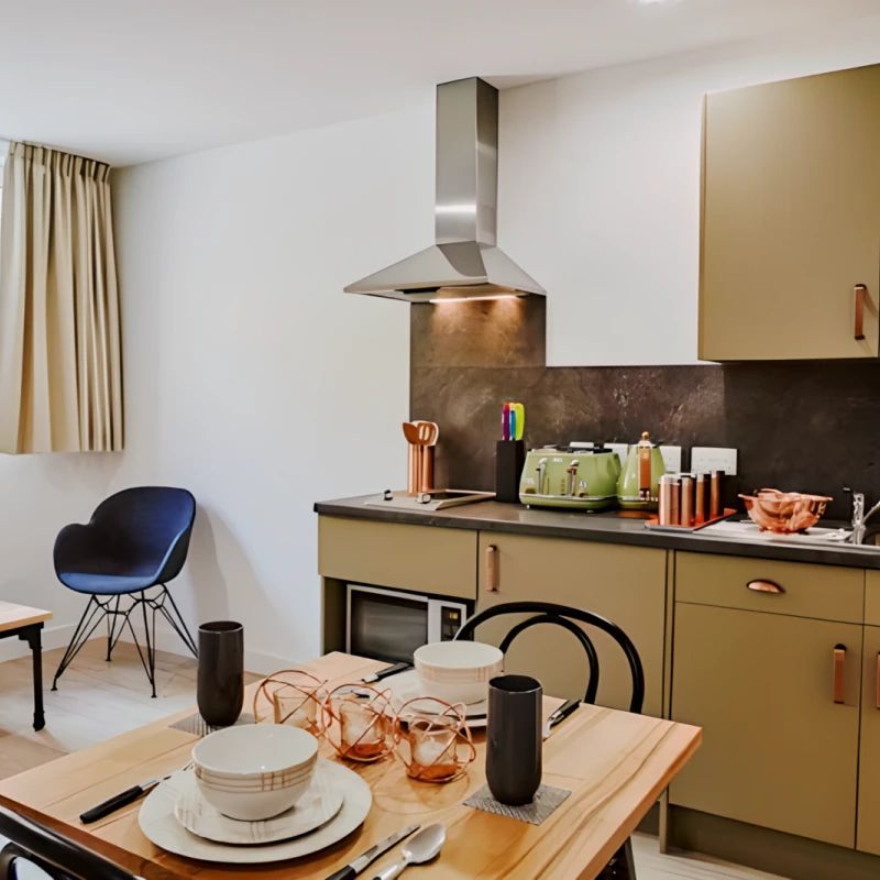 Studio Silver - Photo 1