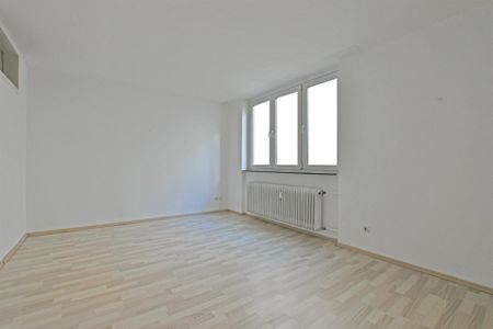 Ideal für Wohngemeinschaft: 3-Zimmer-Wohnung mitten in der Kasseler City am Spohrplatz - Photo 3