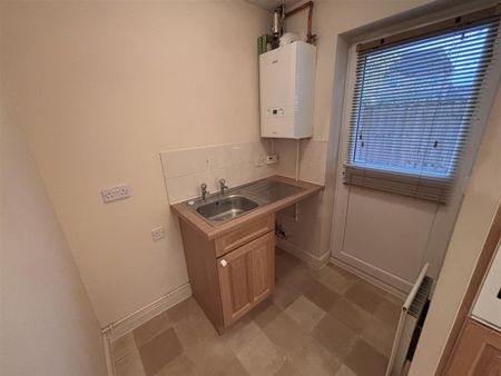 4 BED Detached house To rent - Photo 3