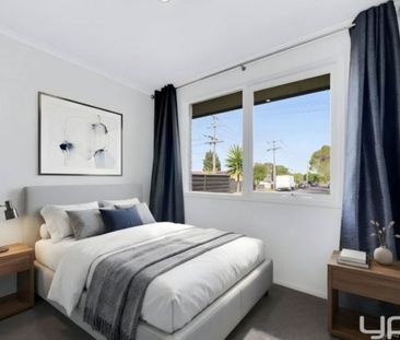 Beautifully Renovated Unit - Photo 2