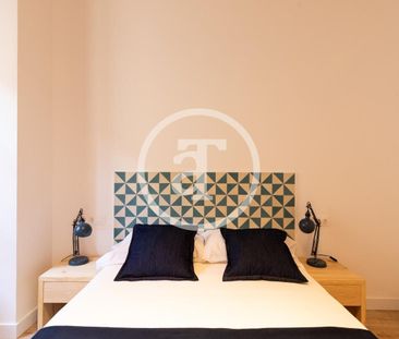 Piso de alquiler en Carrer Joaquín Costa, El Raval - Photo 1