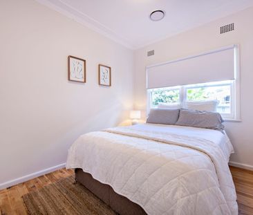 Immaculate Renovated Cottage - Photo 4