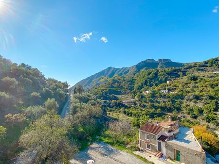 Charming Newly Refurbished Country House for Long-Term Rental in Rio de la Miel - Photo 5