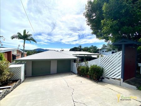 Spacious Entertainer In Quiet And Convenient Location With Pool & Shed!! - Photo 5