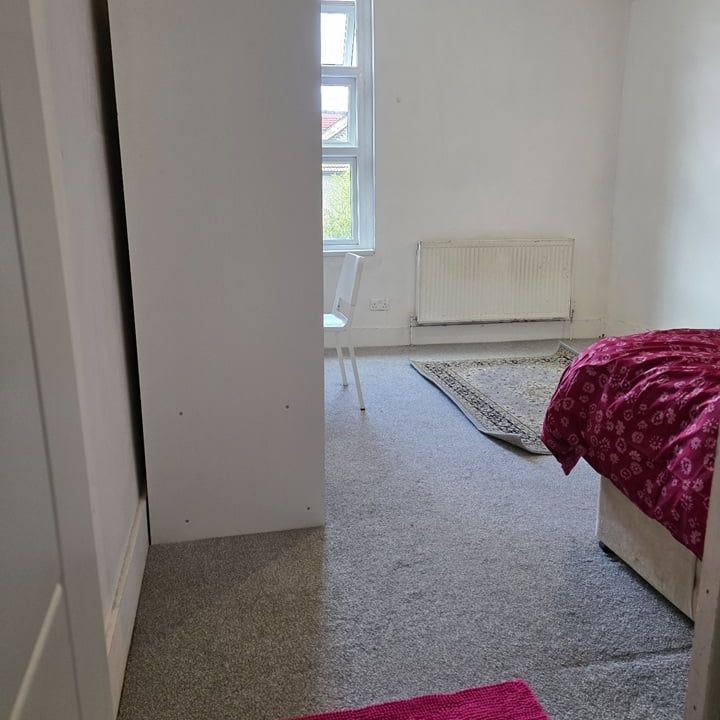 Room in a Shared House, Leyton Green Road, E10 - Photo 1