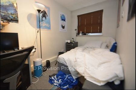 4 Bedroom to Rent Near Leeds University - Photo 3