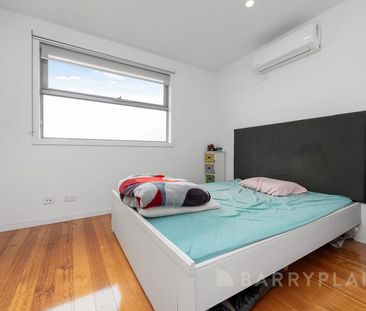 Low Maintenance Townhouse Living! - Photo 3