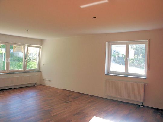 Moderne Erdgeschosswohnung in schöner Höhenlage - Photo 1