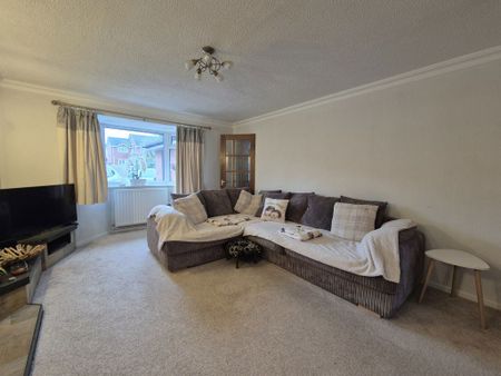 Meadowcroft, West Hagley, DY9 - Photo 3