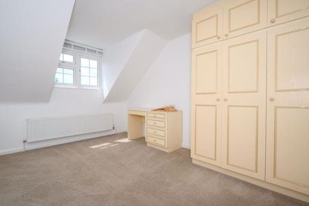 4 bedroom terraced house to rent - Photo 4