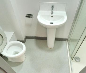 1 bedroom private hall to rent - Photo 6