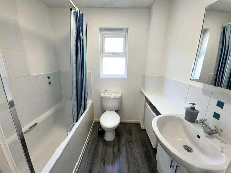 Deans Gate, Willenhall, WV13 - Photo 4