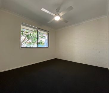 MODERN DUPLEX WITH FULLY SIZE BACKYARD - Photo 5