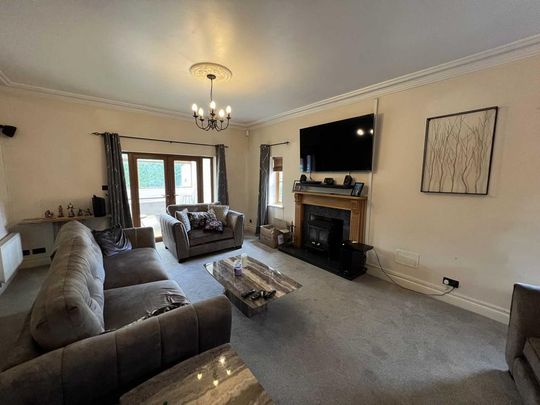 6 bedroom detached house to rent - Photo 1