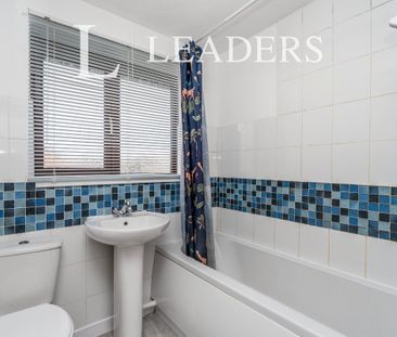 2 bedroom house to rent Blackthorn Walk, PO7 - Photo 4