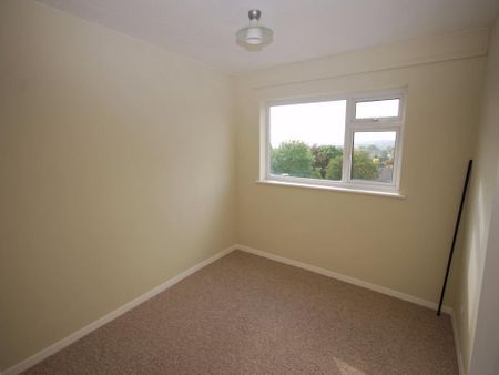 3 bedroom apartment to rent - Photo 3