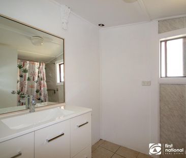 RECENTLY RENOVATED COTTAGE - Photo 6