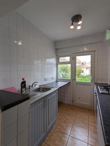 4 bedroom end of terrace house to rent - Photo 5