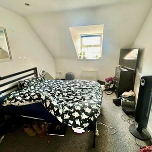 Sefton Court - Photo 2