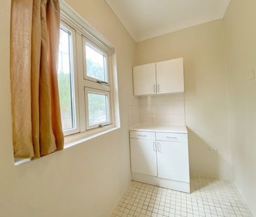 One Bedroom Apartment in Enmore! - Photo 1