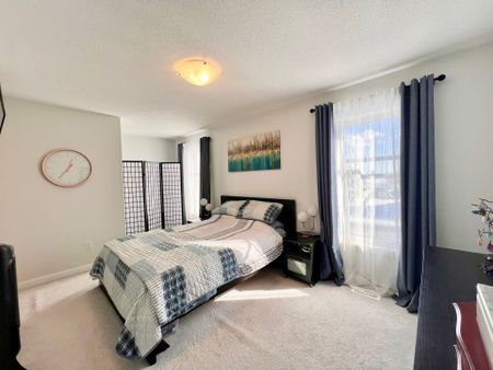 For Lease - 1061 Speedvale Crescent, Kanata, Ontario - Photo 3