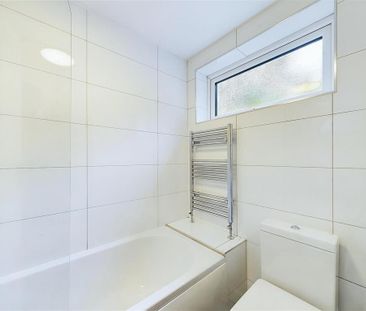 2 bedroom end of terrace house to rent - Photo 4