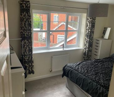 2 bedroom terraced house to rent - Photo 4