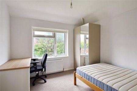 4 bedroom semi-detached house to rent - Photo 2