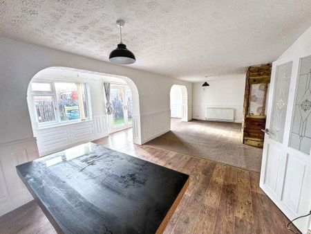 4 bed semi-detached house to rent in NE5 - Photo 3