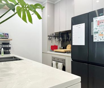 Spacious Unfurnished 1 Bed + Large Study with Huge Private Courtyar... - Photo 5