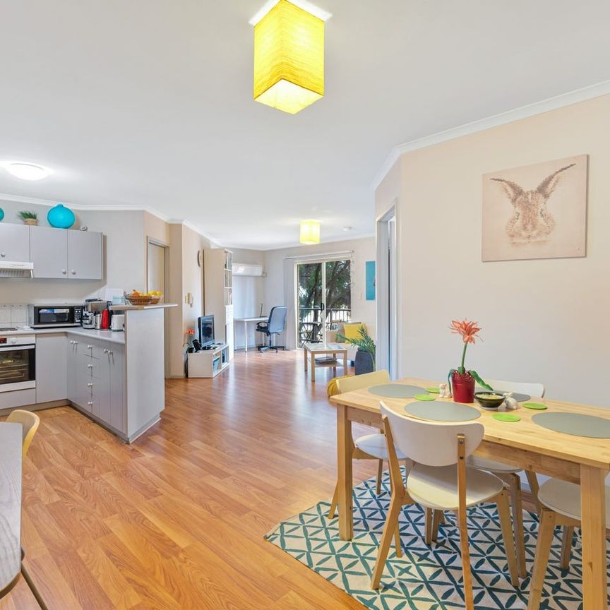 Fully Furnished Spacious Unit in Secure Complex - Photo 1