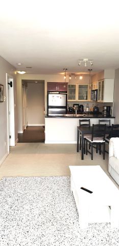 $2,000 / 1br – 737ft2 – Open concept layout – 1 bed + Den w/ 1 bath 737 sf Unit (R0096) - Photo 2