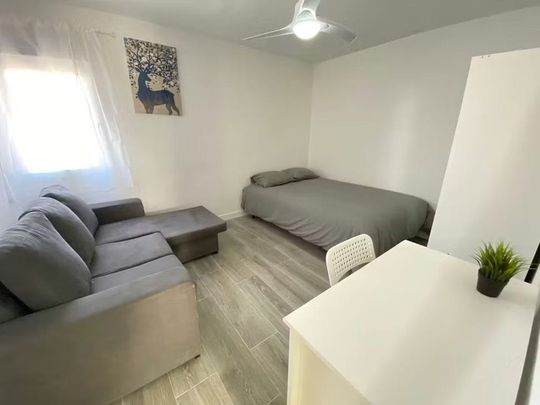 Calle del Mar de las Antillas, Madrid, Community of Madrid 28033 - Photo 1