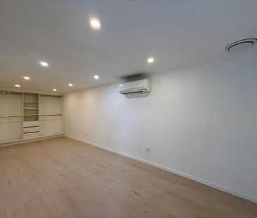 Nicely Renovated ✧ Self-contained Bungalow - Photo 3