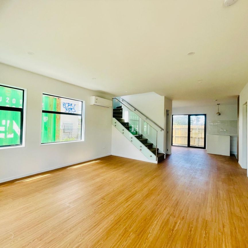 TAKANINI, 4 BEDROOMS - Photo 1