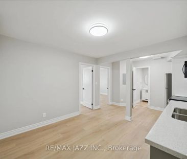 251 Simcoe Street S #105 - Photo 4