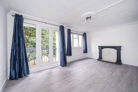 3 bedroom maisonette to rent - Photo 2