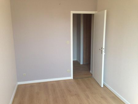 Location Appartement 4 pièces 77m² LYON 7ème - Photo 4