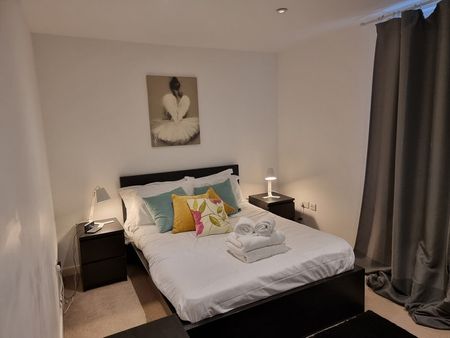 Russell Street - Photo 5