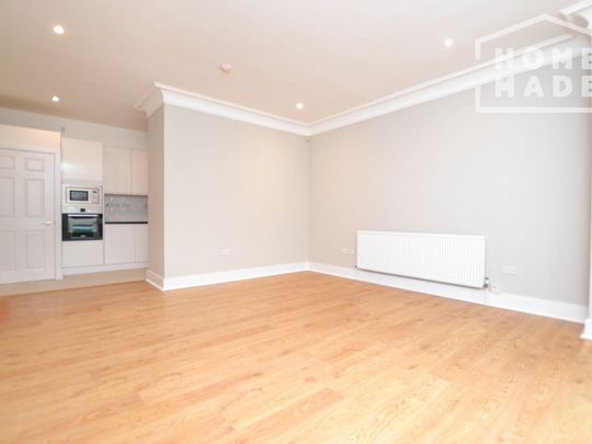 Palm Court, NW2 - Photo 1