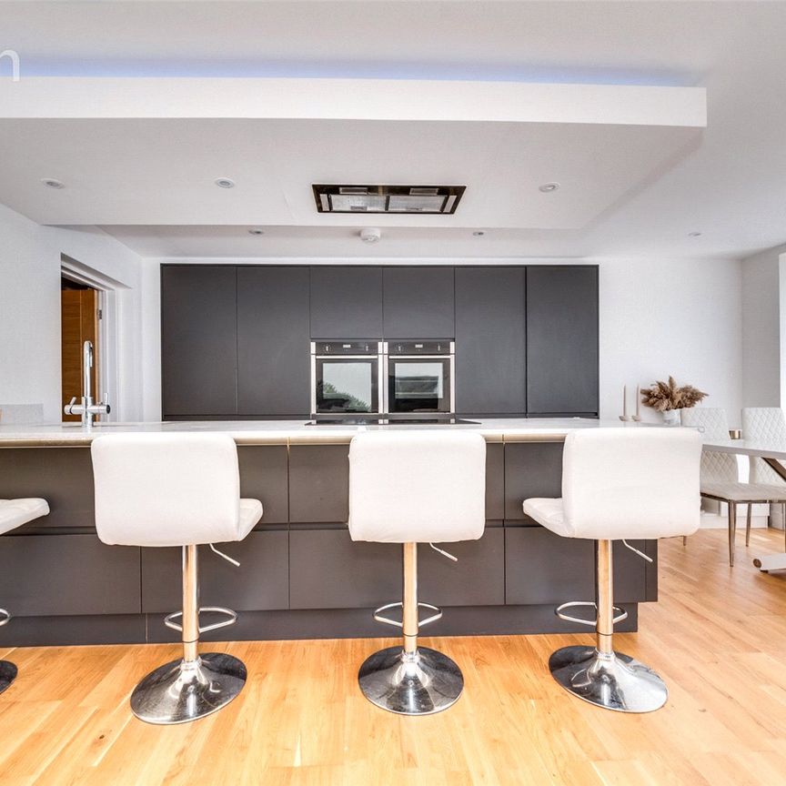 4 bedroom detached house to rent - Photo 1