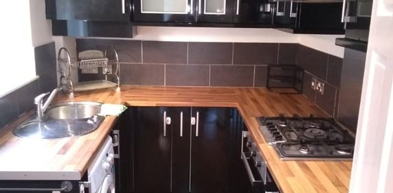 2 Bed Terraced House, Norway Street, M6 - Photo 2