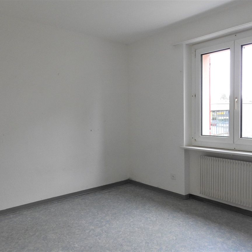 "schöne 4-Zimmer-Wohnung mit Balkon in ruhigem Wohnquartier" - Photo 1