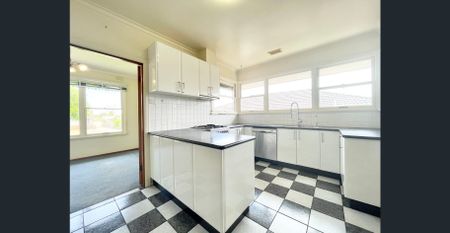 Immaculate ✧ Bayside Locale ✧ Cosy As - Photo 4